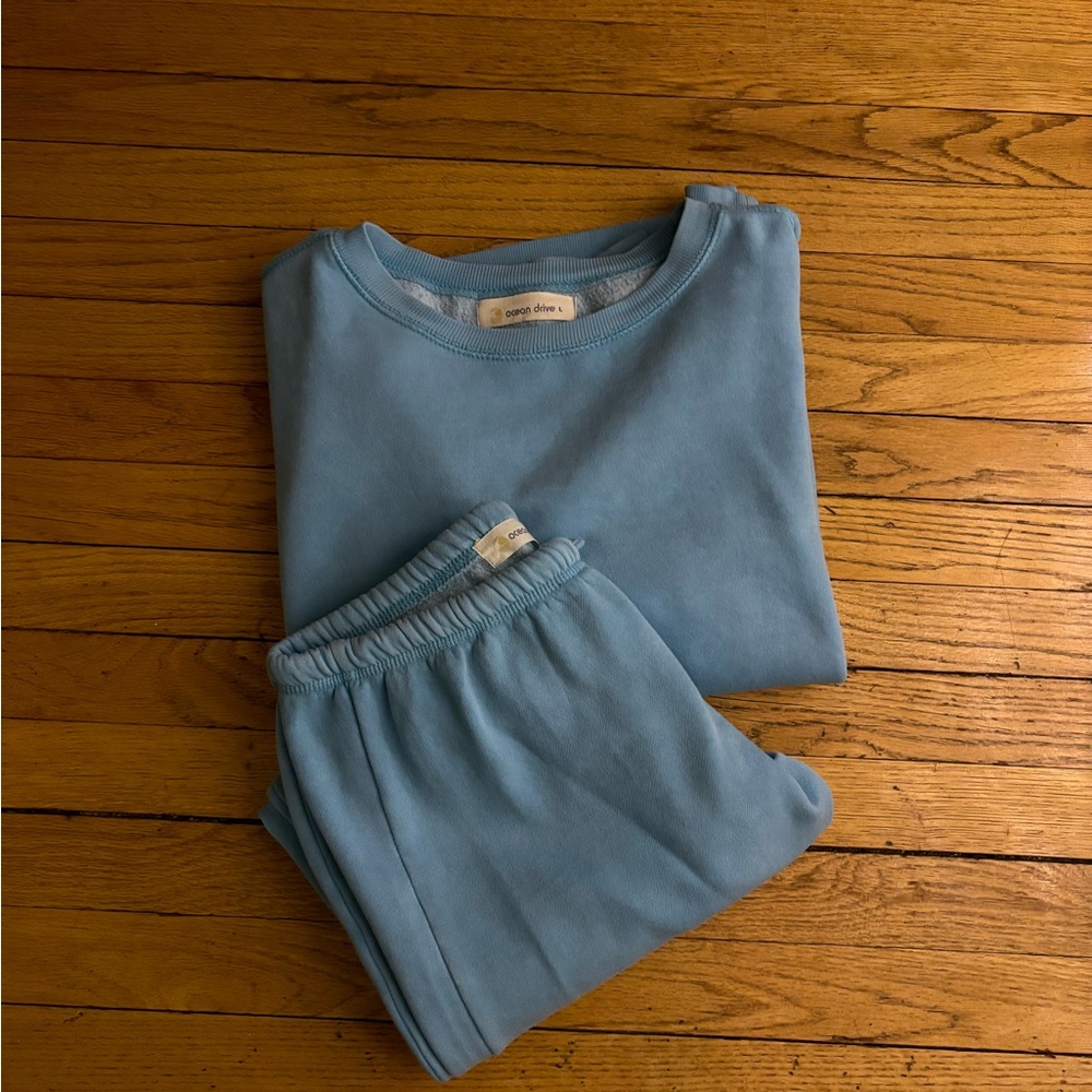 Ocean Drive light blue joggers  set size large sweatshirt / sweatpants 🩵